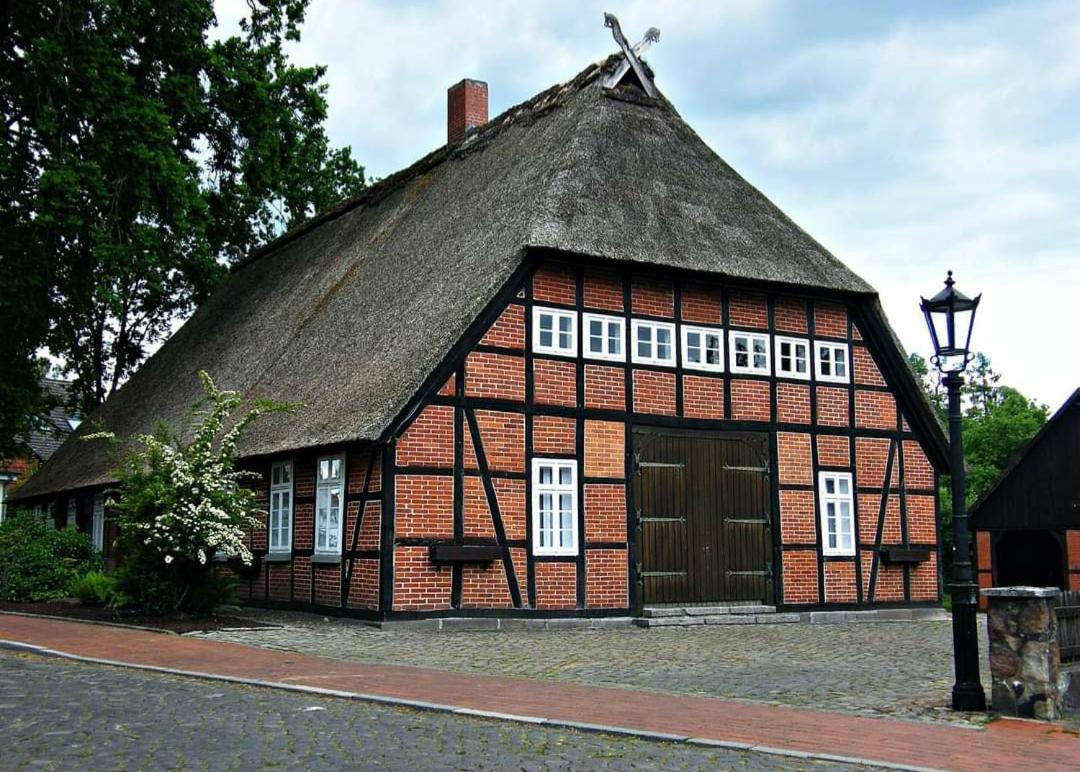 Hotel Kaiserhof Munster im Heidekreis Esterno foto